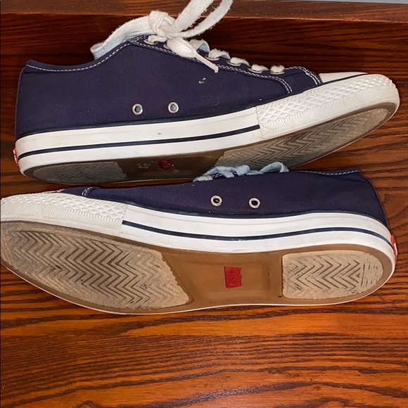 Women's Levi's Canvas Low-Top Sneakers size 9 - Picture 6 of 8